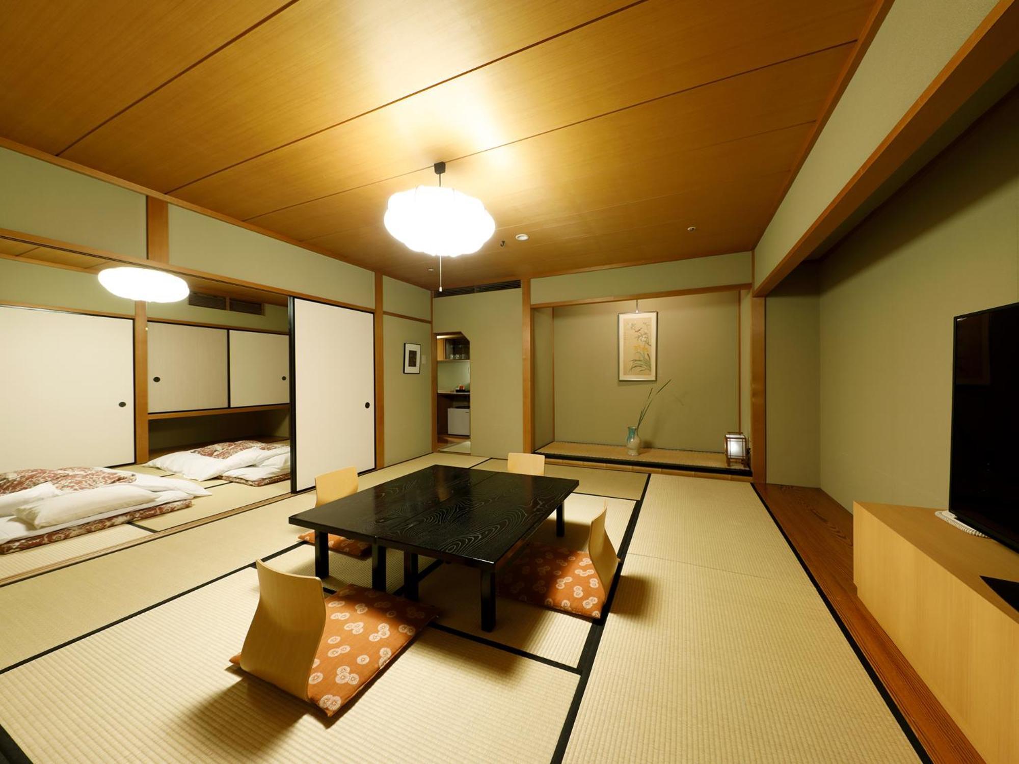 Premier Hotel -Tsubaki- Сапоро Екстериор снимка A traditional Japanese room