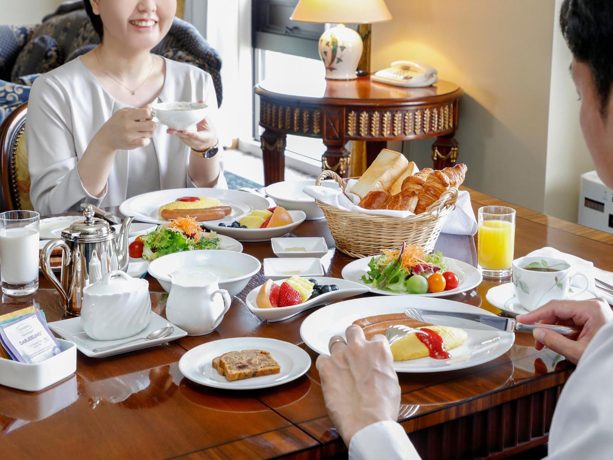 Premier Hotel -Tsubaki- Сапоро Стая снимка A breakfast buffet at a hotel