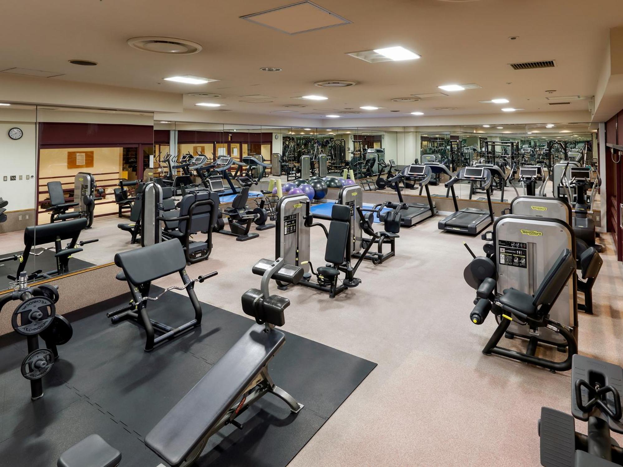 Premier Hotel -Tsubaki- Сапоро Екстериор снимка A gym in a hotel